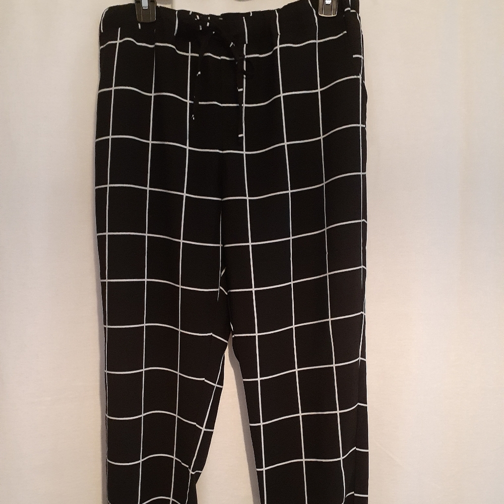 Merona Black & White checkered joggers drawstring